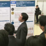第18回再生医療学会でポスター発表する横田医師